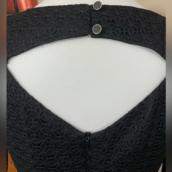 Trina Turk Mini Lace - Picture 3 of 11